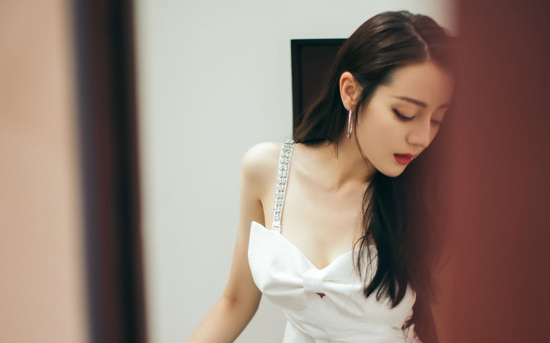 “泥泞狂潮:雨后泥地的极速追逐”,泥泞狂摆鱼