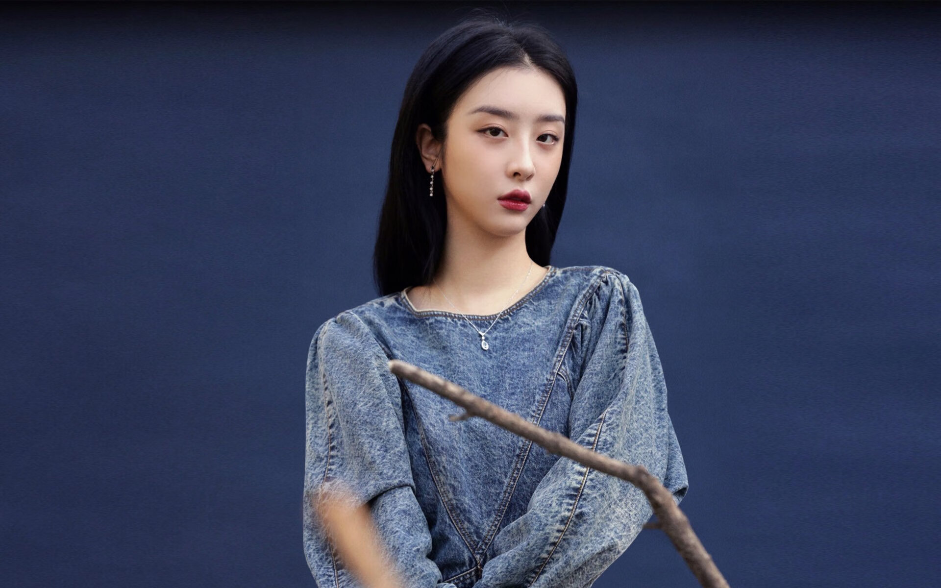 中国花样游泳队演绎东方美学,裁判齐赞创新编排,中国花样游泳队领队