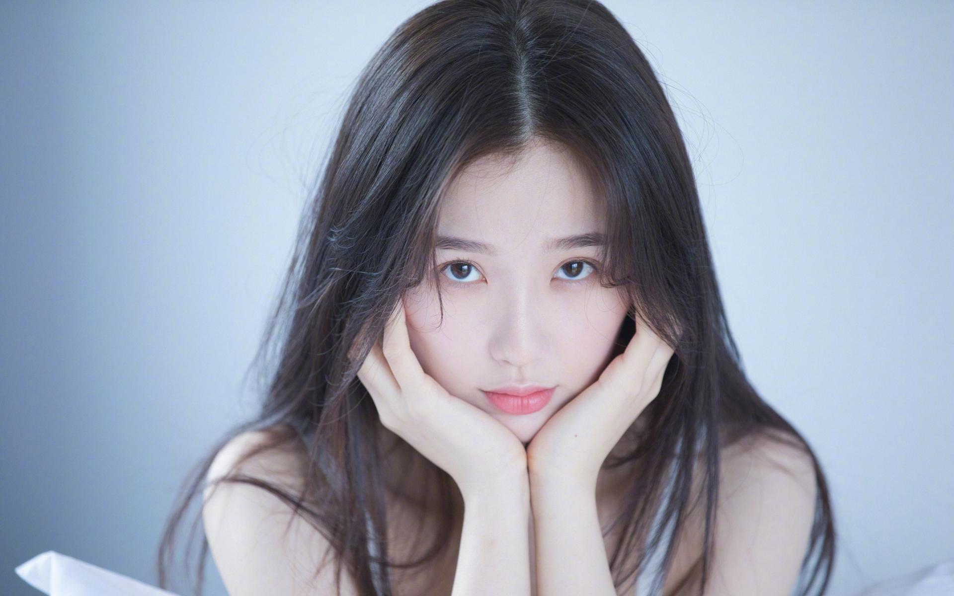 爱游戏体育-体育与对手展开激烈杯赛较量，竞技体育中的对手