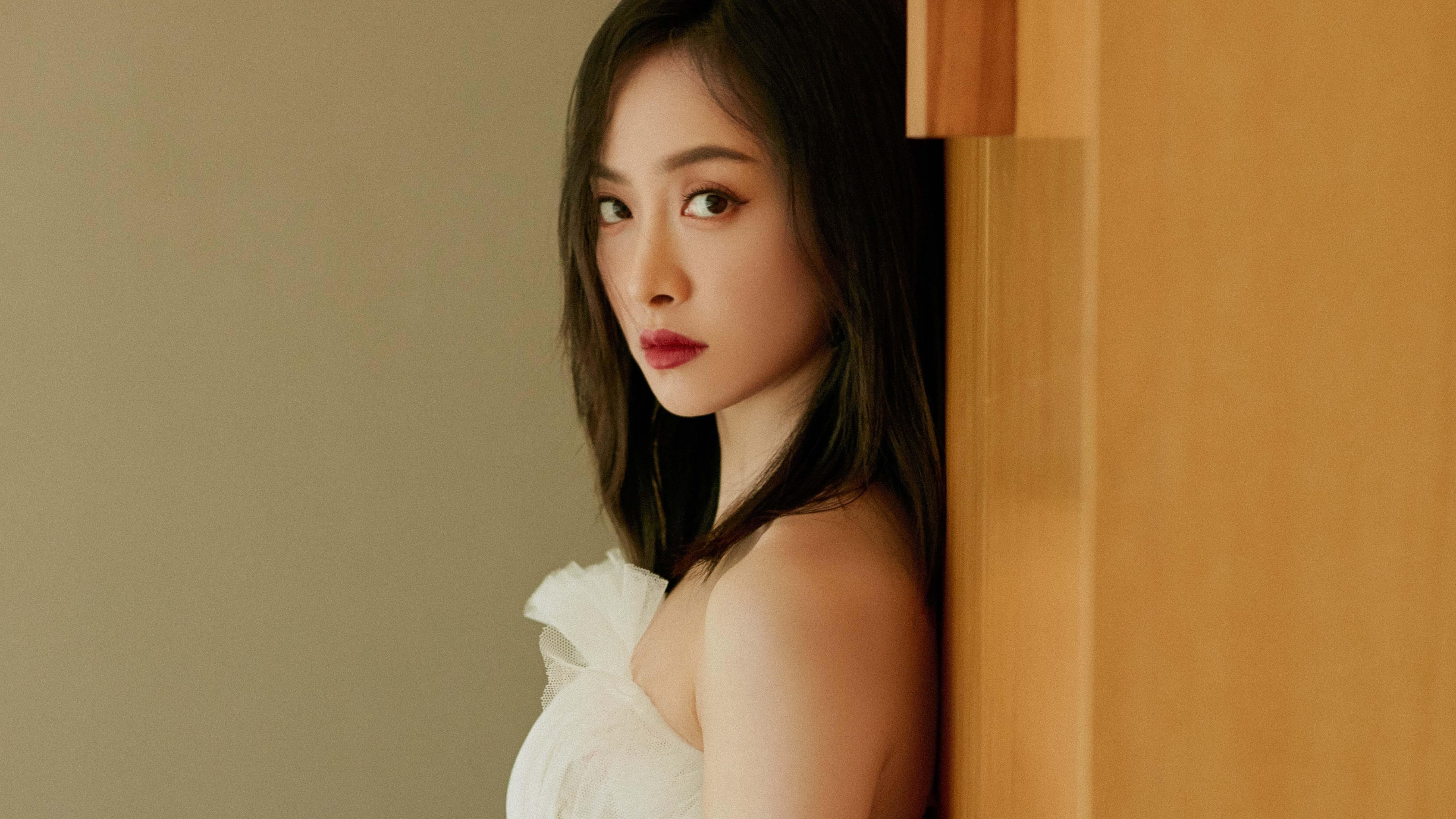 爱游戏娱乐-国足教练组研究多国战术风格融合，国足教练团队成员