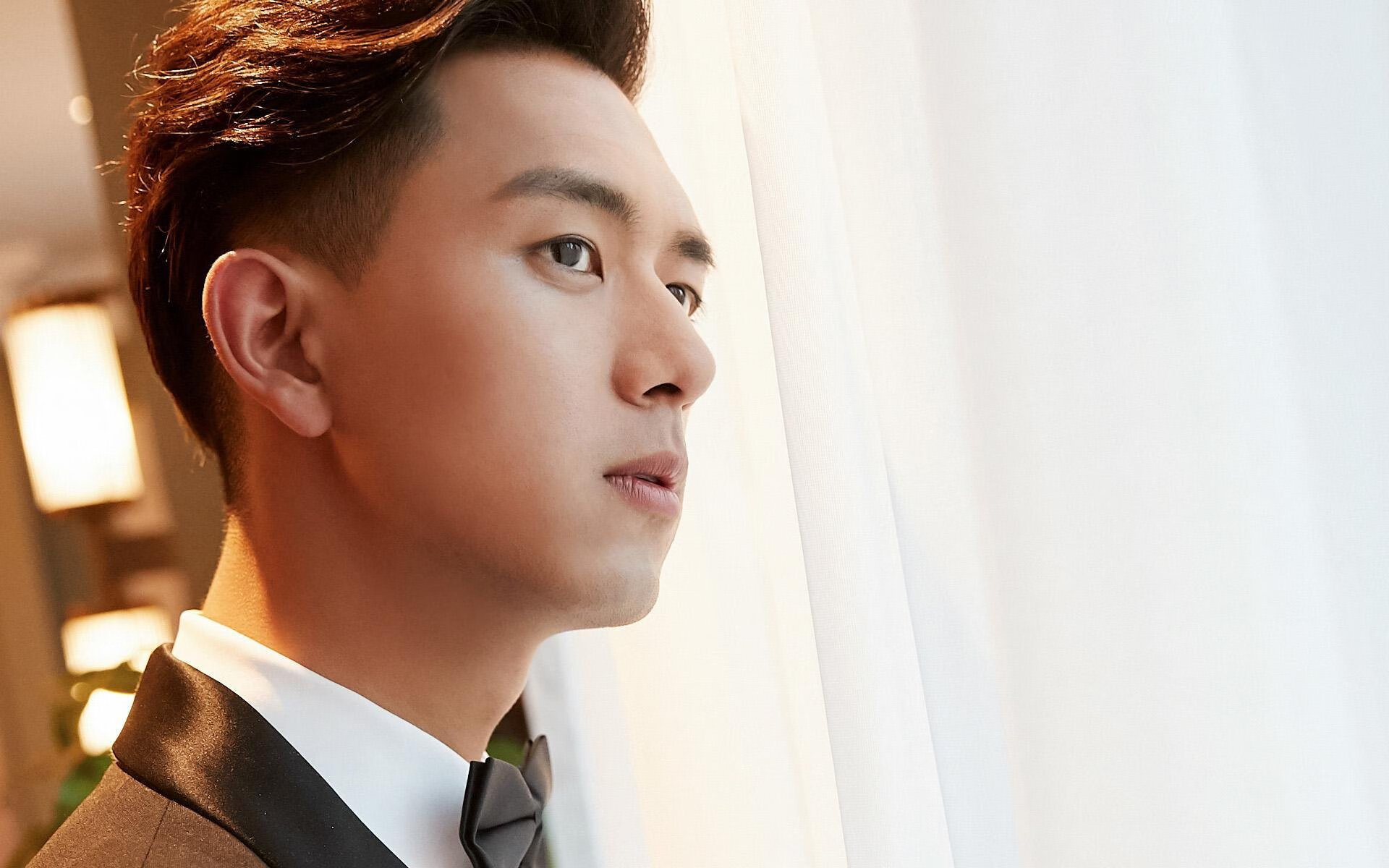 拜仁中场覆盖广,防守反击两端兼顾,拜仁中场球员