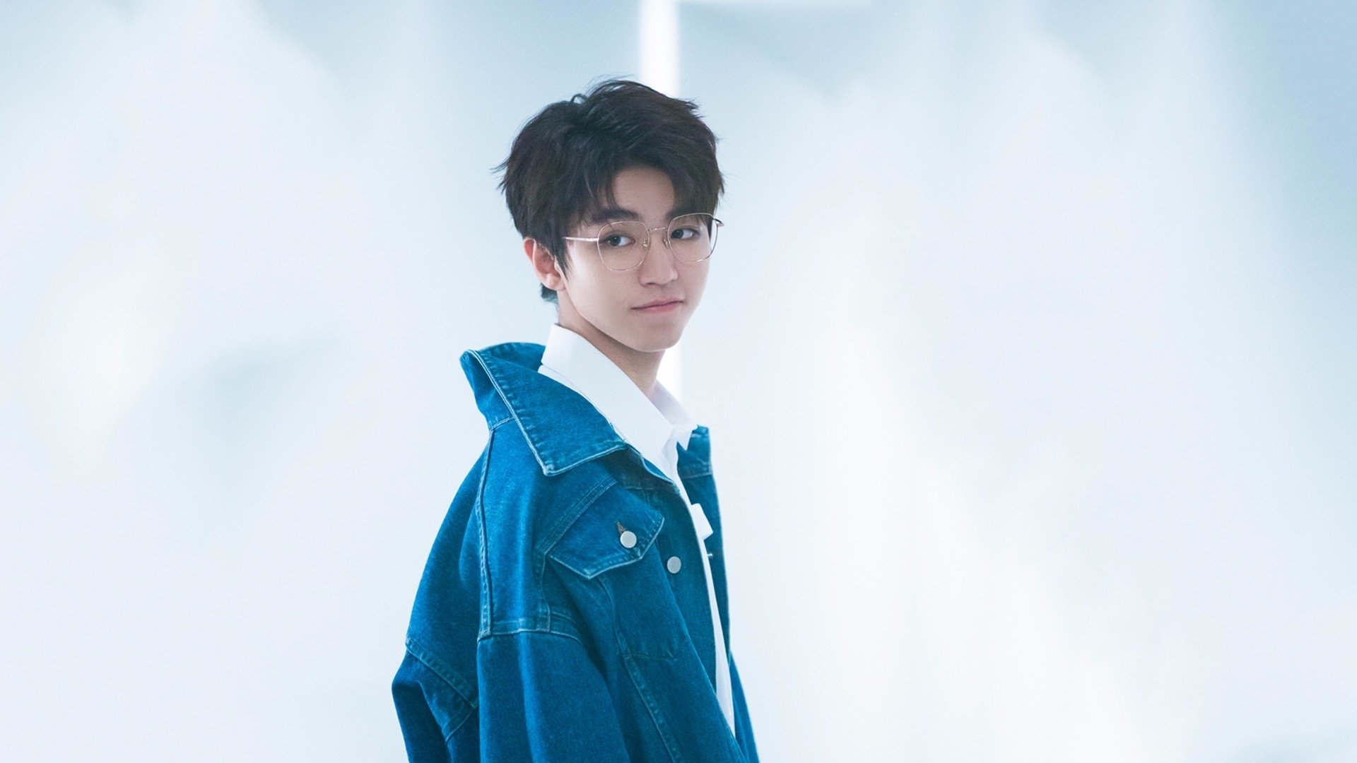 爱游戏在线登录入口-全黑队的防守策略严密且迅速反击，形成致命打击，全黑球衣什么意思